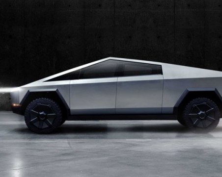 Рамзан Кадиров си купи Cybertruck, сложи картечница