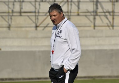 Старши треньорът на Локомотив Любослав Пенев даде първото си интервю