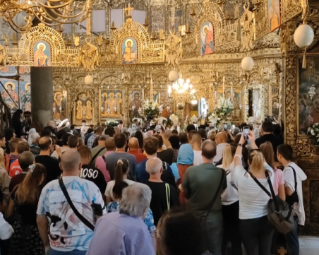 Хора от цялата страна почетоха делото на св. Иван Рилски