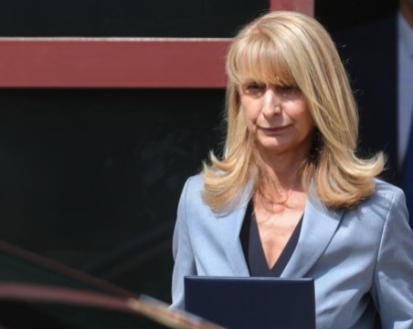 Изтича срокът, в който Горица Грънчарова трябва да върне мандата на Румен Радев