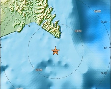 Земетресение с магнитуд 7,2 удари край брега на Камчатка, изригна и вулкан