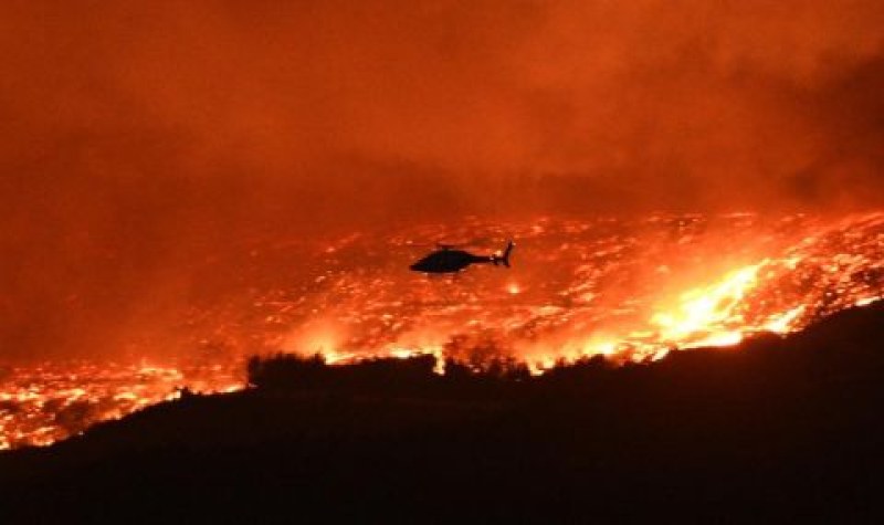 Евакуираха над 4 хиляди души заради пожарите в Турция