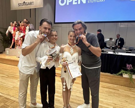 13-годишна пловдивчанка и партньорът й донесоха исторически успех на България в спортните танци