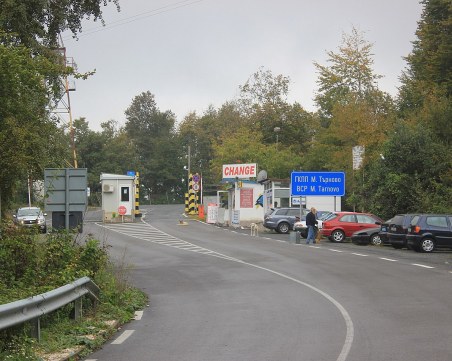 Интензивен е трафикът на някои от граничните пунктове с Румъния, Гърция, Сърбия и Турция