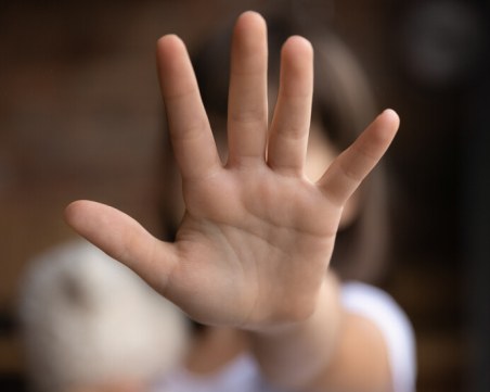 Прокуратурата дава на съд 61-годишен за блудство с децата на приятел в Благоевград