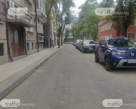 Забравиха ли строители да изградят дъждопреносни шахти на новоасфалтирана улица?