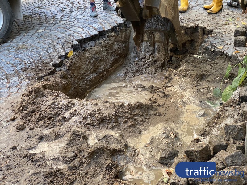 Авария в центъра на Пловдив остави десетки без вода