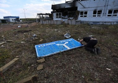 Над 122 000 души вече са напуснали домовете си в