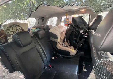 Семейство с бебе живее в страх заради съседски тормоз обиди