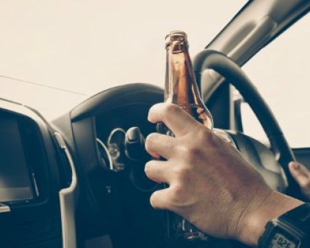 Арестуваха пиян полицай, причинил катастрофа край границата с Гърция