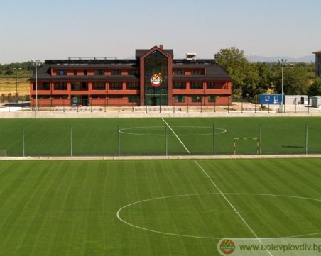 Ботев се завръща на стадиона в Коматево, докато не отстранят проблемите с тревата