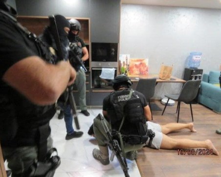 След мащабната акция на ГДБОП: Разбит е голям канал за мигранти, 7 мъже са задържани