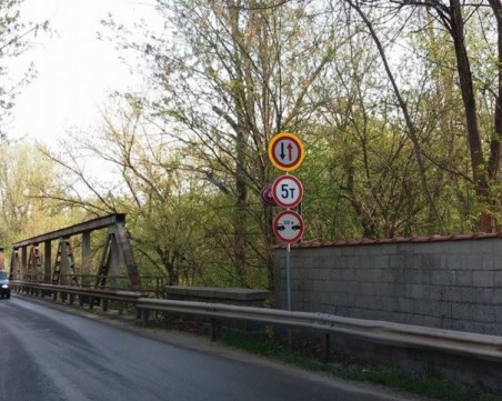 Удължават с 4 месеца срока за пускане на моста над река Марица между Градина и Първомай