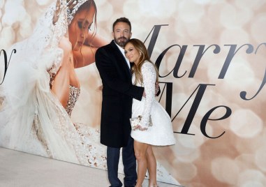 Дженифър Лопес и Бен Афлек се развеждат Певицата е подала