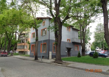 Разпродават на парче жилищна сграда в центъра на Пловдив Имотът
