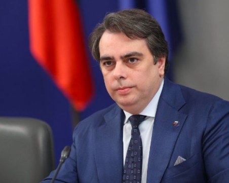 Асен Василев: Двама души трябва да се разберат за правителство, Луи IV си отиде