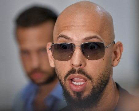 Полицията нахлу в дома на Андрю Тейт в Румъния заради нови обвинения, включващи непълнолетни