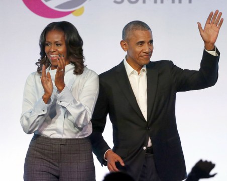 Семейство Обама застава твърдо зад Камала Харис