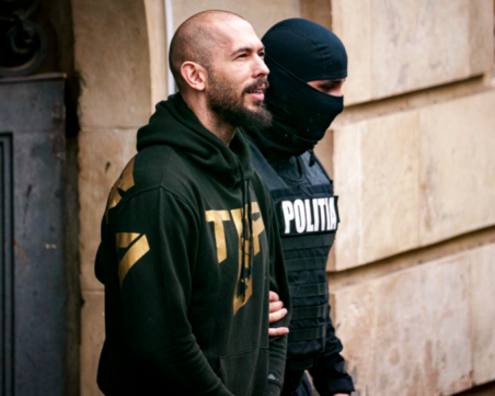 Андрю Тейт е задържан след полицейската акция в Румъния