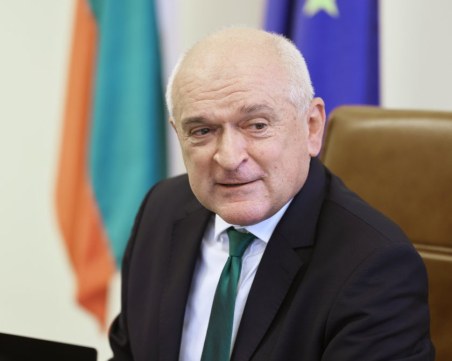 Димитър Главчев остава на този етап с най-големи шансове да остане служебен премиер