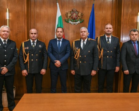 Наградиха жандармеристи, участвали в потушаване на пожарите във Воден и Крайново