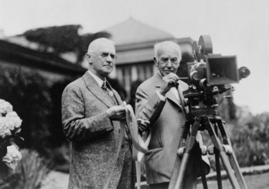 През 1349 г 6 хиляди евреи са убити в Майнц след