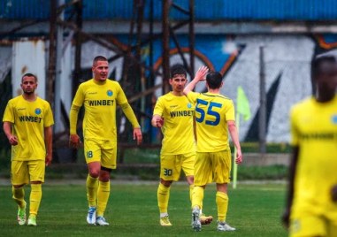 Марица Пловдив победи Левски с 1 0 в Карлово и продължава с пълен точков