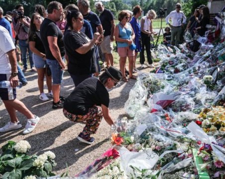 Погребаха в тесен семеен кръг Ален Делон