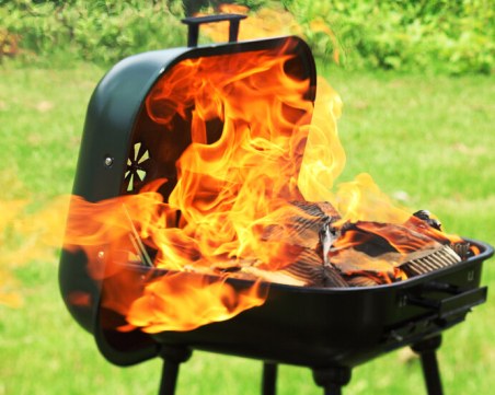 Мъж е с обгаряния след инцидент с барбекю