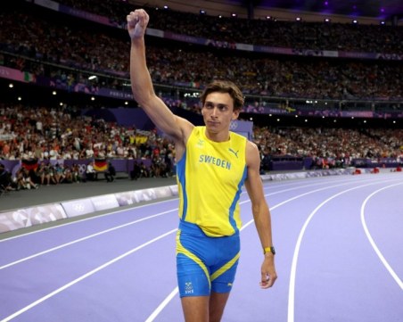 Няма спирка! Дуплантис пак подобри собствения си рекорд в овчарския скок