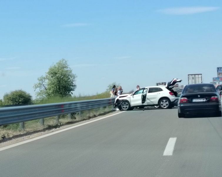 Нов пътен инцидент затруднява движението на АМ Тракия, алармират граждани