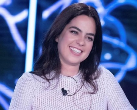 Анушка, дъщерята на Ален Делон, ще получи половината от наследството му от 150 млн. евро