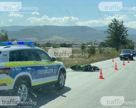 Моторист и спътничката му са пострадали при катастрофата на Околовръстното на Пловдив