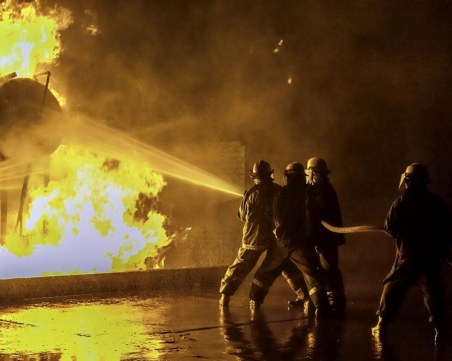 Пожар в петролна рафинерия в руския град Омск, има загинал и ранени