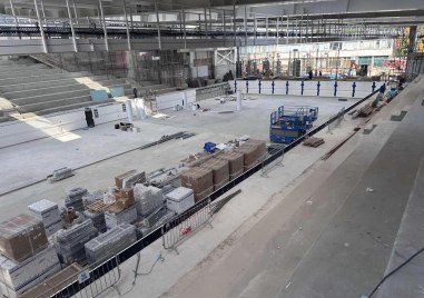 Кметът на Пловдив Костадин Димитров инспектира строителството на басейн Младост