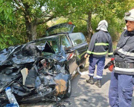 Четирима души, сред които и дете, пострадаха при катастрофа в Хасковско