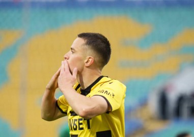 Централният нападател Мартин Секулич ще продължи кариерата си в руския