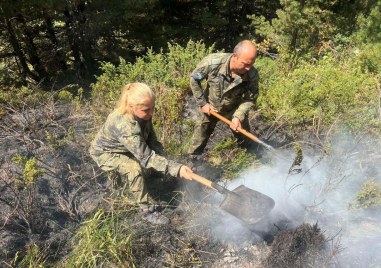 Гасенето на пожара под Черни връх в Рила на 2300