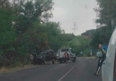 Шофьор самокатастрофира на пътя от Баня към Пловдив в района