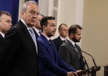 Възраждане номинира Виктор Папазов за еврокомисар Прочетете ощеТой има икономически опит