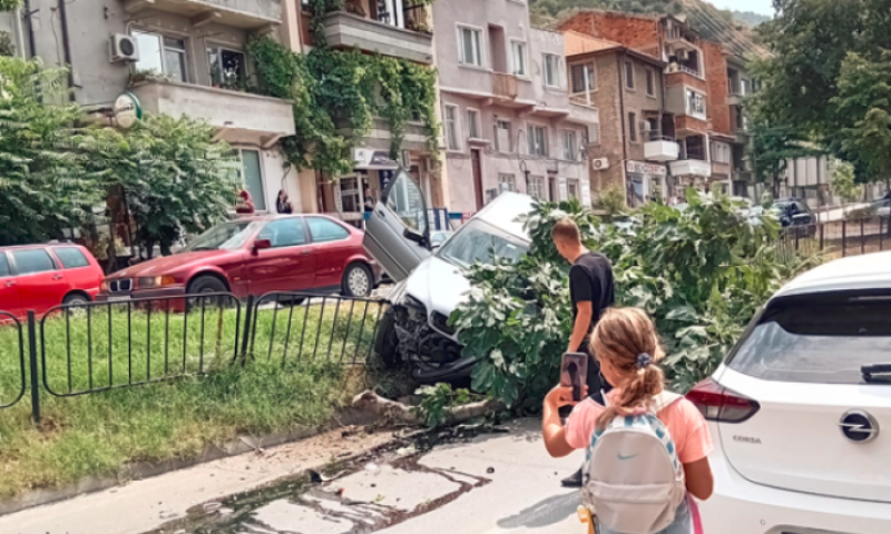 Неуспешен дрифт предизвикал катастрофата в Асеновград, БМВ-то- без Гражданска