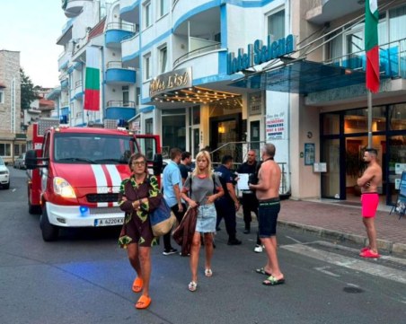 Евакуираха хотел в Созопол заради пожар