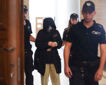 Обвинената в убийството на Пейо Пеев остава в ареста