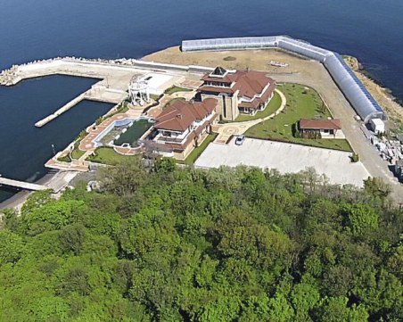 Собственикът на резиденцията в Росенец призова Доган да я напусне