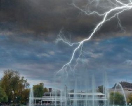 Жълт код за валежи и гръмотевици за 11 области утре