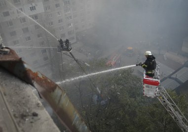 Руска планираща бомба порази жилищна сграда и детска площадка в