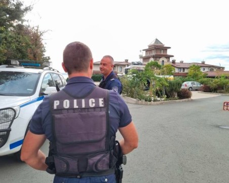 Два сигнала са подадени до 112 за заплахи срещу Доган