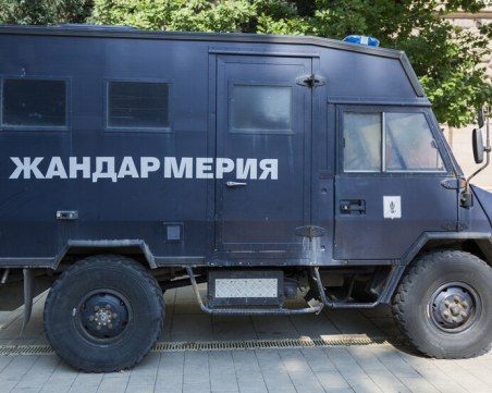 Освобождават и директора на жандармерията