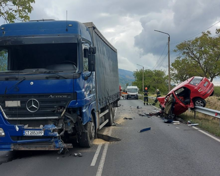 Шофьор загина след тежка катастрофа с ТИР край Сопот