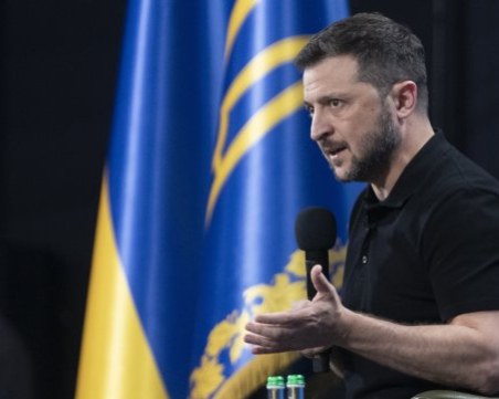 Володимир Зеленски уволни командира на ВВС заради унищожения F-16